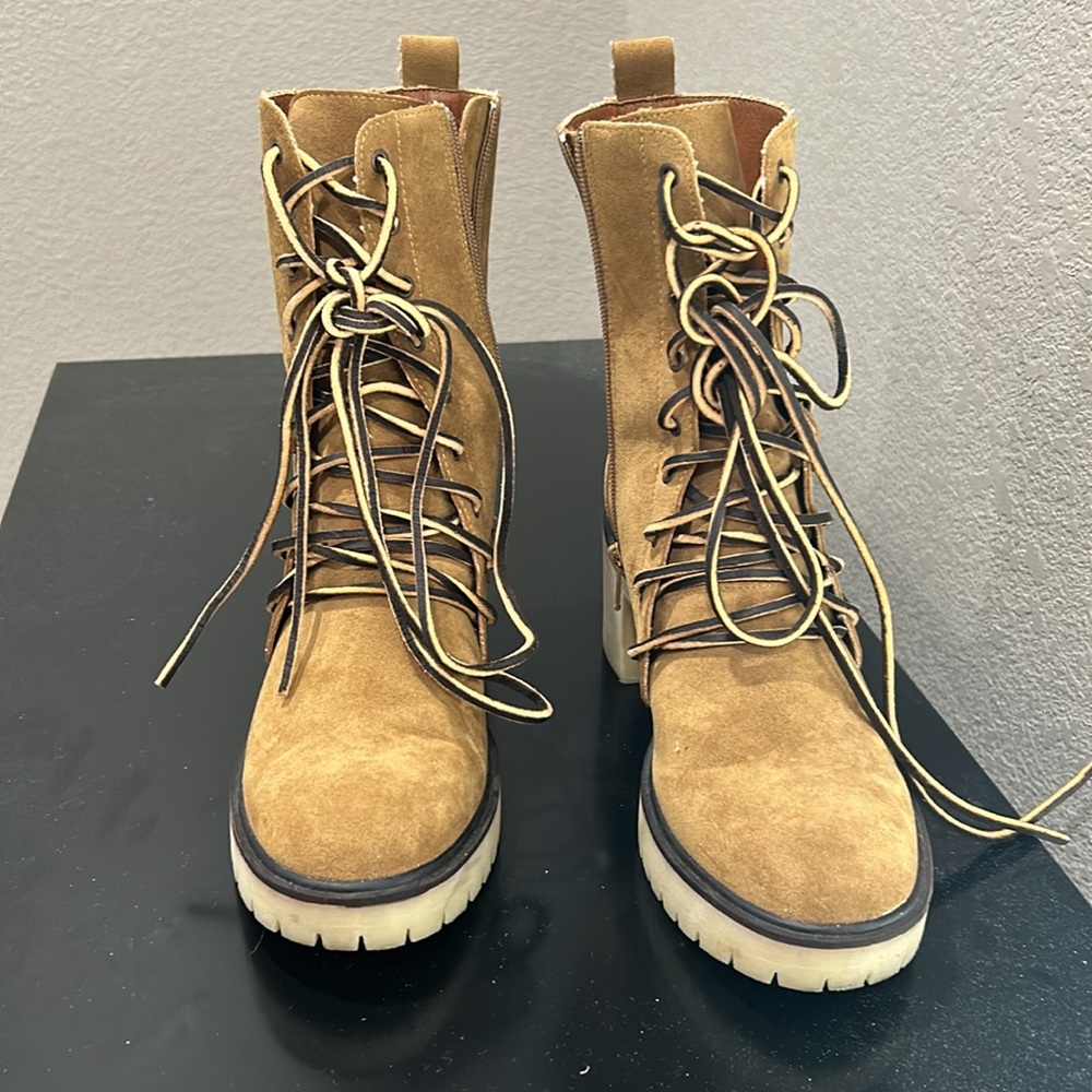 ONLY WORN ONCE Platform military combat boots